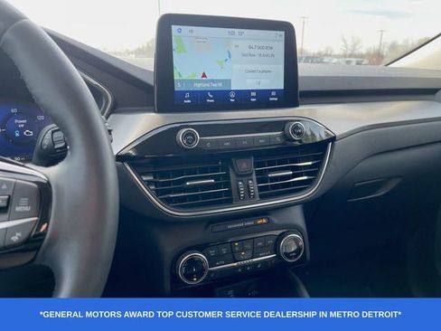 Used 2022 Ford Escape Titanium w/ Class II Trailer Tow Package image 14