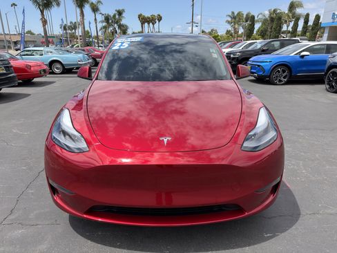 Used 2025 Tesla Model Y Performance AWD/4WD image 3