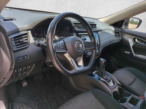 Used 2019 Nissan Rogue SV FWD image 10
