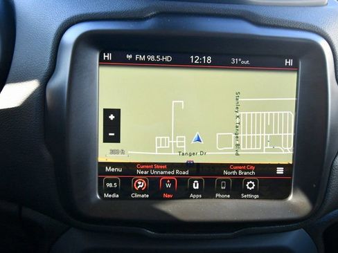 Used 2023 Jeep Renegade Latitude AWD/4WD image 26