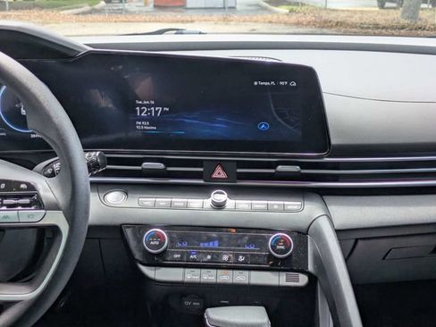 Used 2024 Hyundai Elantra SEL FWD image 16
