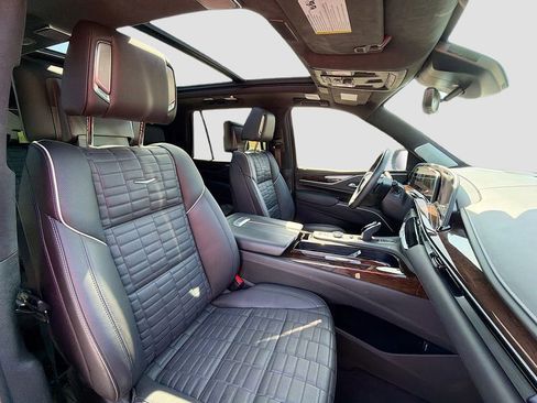 Certified 2022 Cadillac Escalade Sport Platinum AWD/4WD image 32