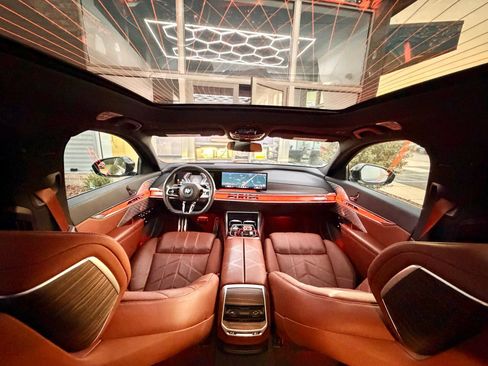 Used 2023 BMW 760i xDrive w/ Luxury Rear Seating Package AWD/4WD image 49