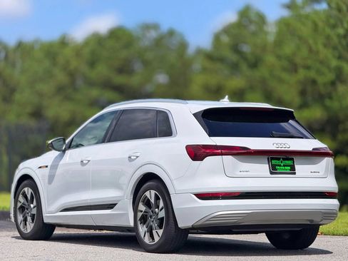 Used 2022 Audi e-tron Premium AWD/4WD image 8