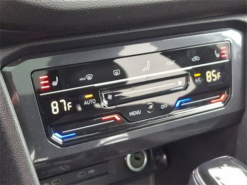 Used 2022 Volkswagen Tiguan SE R-Line image 19