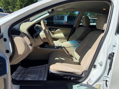 Used 2015 Nissan Altima 2.5 SV FWD image 9