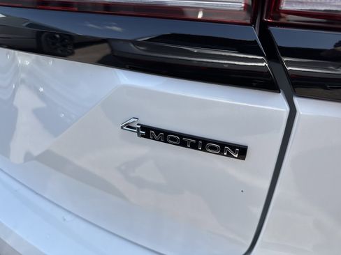 New 2026 Volkswagen Atlas Peak Edition image 8