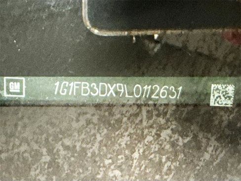 Used 2020 Chevrolet Camaro LT image 22