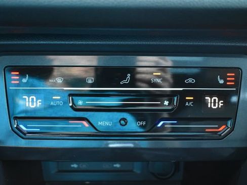 Used 2023 Volkswagen Tiguan SE R-Line image 28