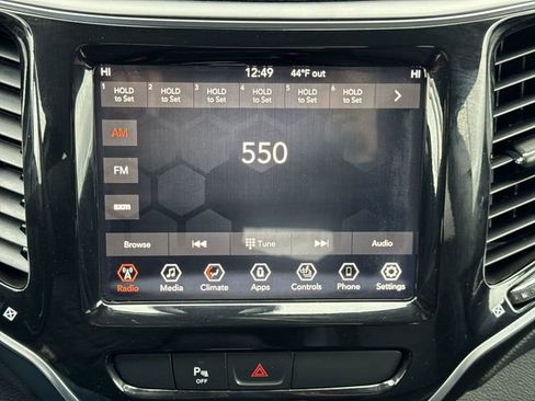 Used 2019 Jeep Cherokee Limited image 13