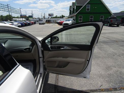 Used 2017 Lincoln MKZ Premiere FWD image 22