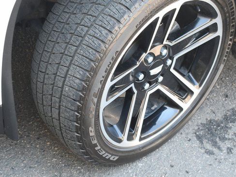Used 2018 Cadillac Escalade Platinum AWD/4WD image 11