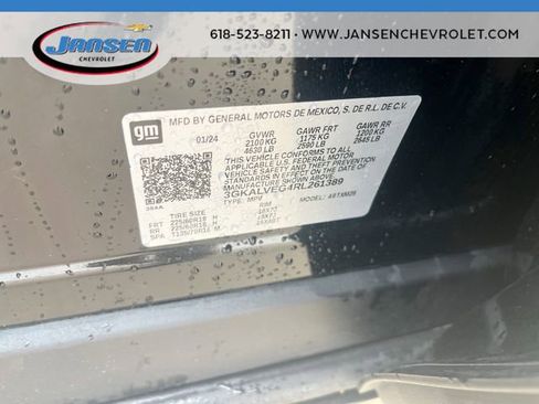 Used 2024 GMC Terrain SLT image 33