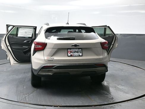 New 2026 Chevrolet Trax ACTIV w/ Sunroof Package image 53