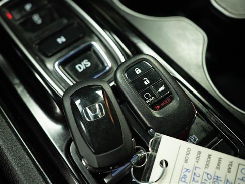 Used 2023 Honda Pilot Sport image 25