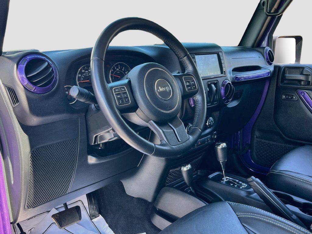 Used 2018 Jeep Wrangler Sahara w/ Connectivity Group AWD/4WD image 9