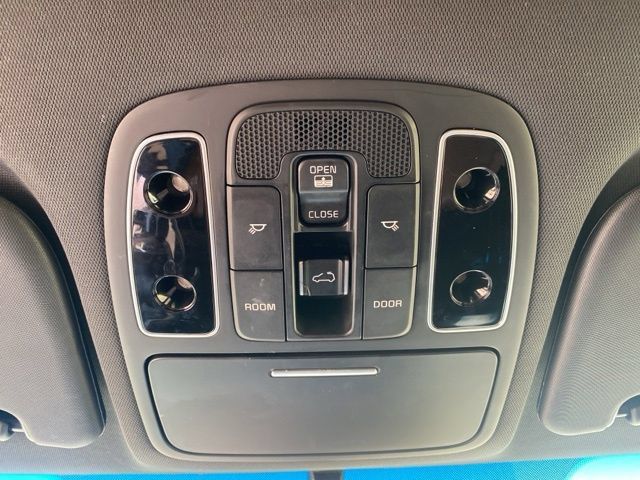 Used 2015 Kia Soul ! w/ Sun & Sound Package FWD image 18