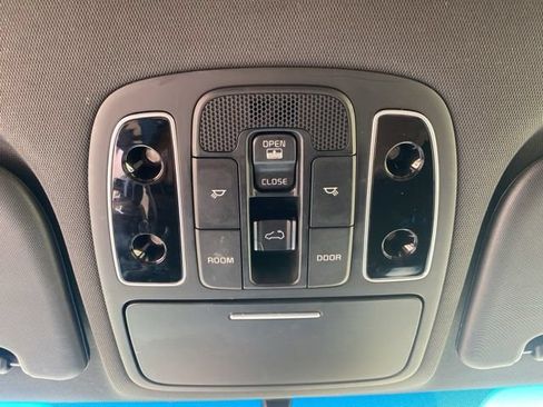 Used 2015 Kia Soul ! w/ Sun & Sound Package FWD image 18