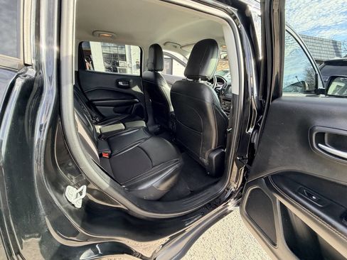 Used 2019 Jeep Compass Latitude w/ Popular Equipment Group image 44