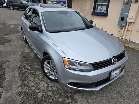 Used 2013 Volkswagen Jetta S image 4