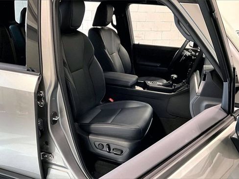 Used 2025 Lexus GX 550 image 30