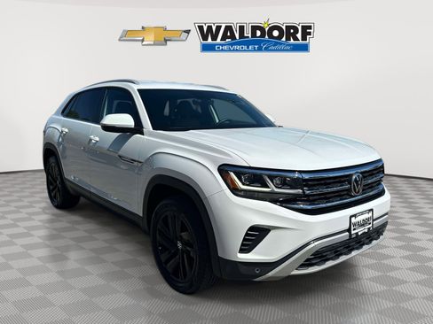 Used 2022 Volkswagen Atlas Cross Sport SE w/ Black Wheel Package image 1