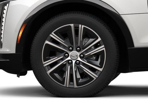 New 2025 Cadillac Lyriq Luxury AWD/4WD image 30