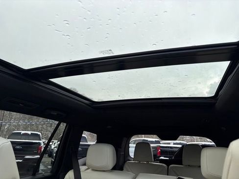 Used 2024 Cadillac XT6 Sport image 15