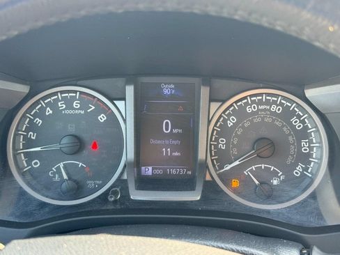 Used 2018 Toyota Tacoma Limited AWD/4WD image 28