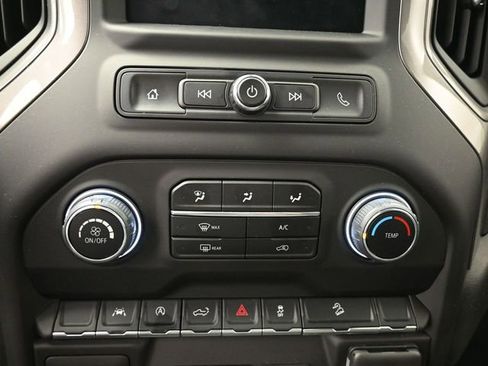 Used 2025 Chevrolet Silverado 1500 Custom Trail Boss w/ Turbomax Blackout Package AWD/4WD image 16