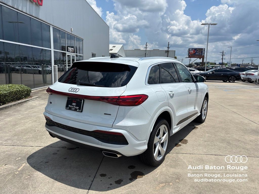 Used 2025 Audi Q5 Premium Plus w/ Premium Plus AWD/4WD image 5