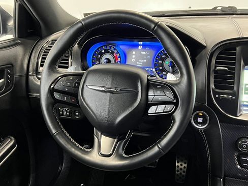 Certified 2023 Chrysler 300 C image 19