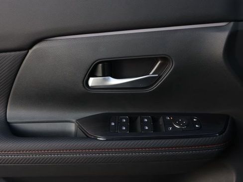 New 2025 Nissan Kicks SR image 24