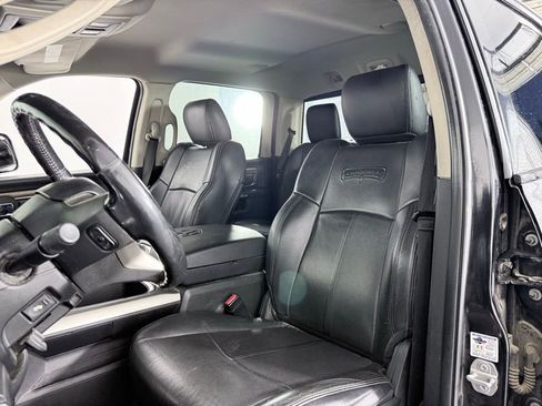 Used 2018 RAM 1500 Laramie w/ Convenience Group image 11