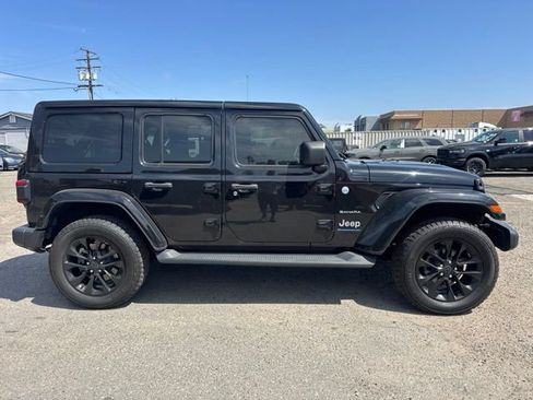 Used 2024 Jeep Wrangler Unlimited Sahara w/ Technology Group AWD/4WD image 4