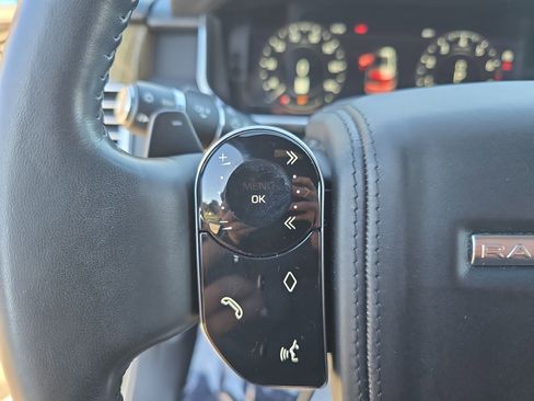 Used 2019 Land Rover Range Rover HSE image 18