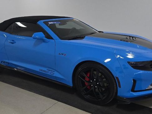 Used 2023 Chevrolet Camaro LT image 2