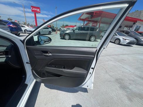 Used 2019 Hyundai Elantra SEL w/ Cargo Package FWD image 13
