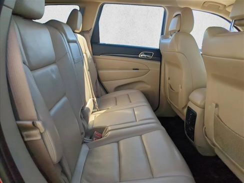 Used 2014 Jeep Grand Cherokee Limited w/ Luxury Group II image 19