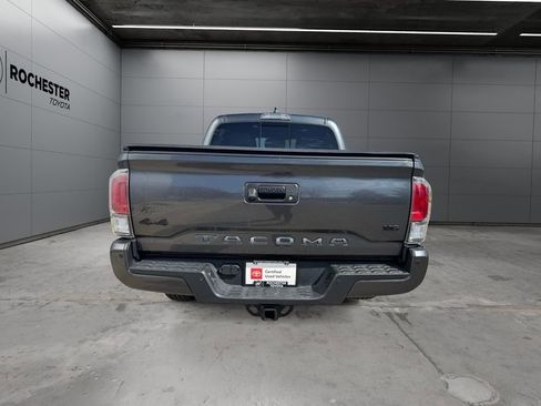 Certified 2022 Toyota Tacoma Limited AWD/4WD image 39