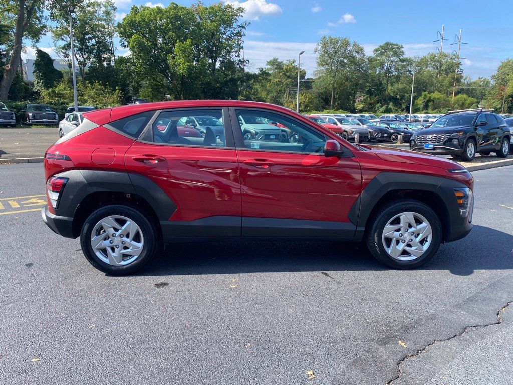 Certified 2024 Hyundai Kona SE AWD/4WD image 2