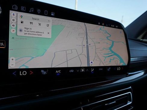 Used 2025 Chevrolet Traverse Z71 w/ LPO, Floor Liner Package image 25