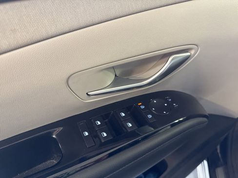 Used 2025 Hyundai Tucson Limited image 17