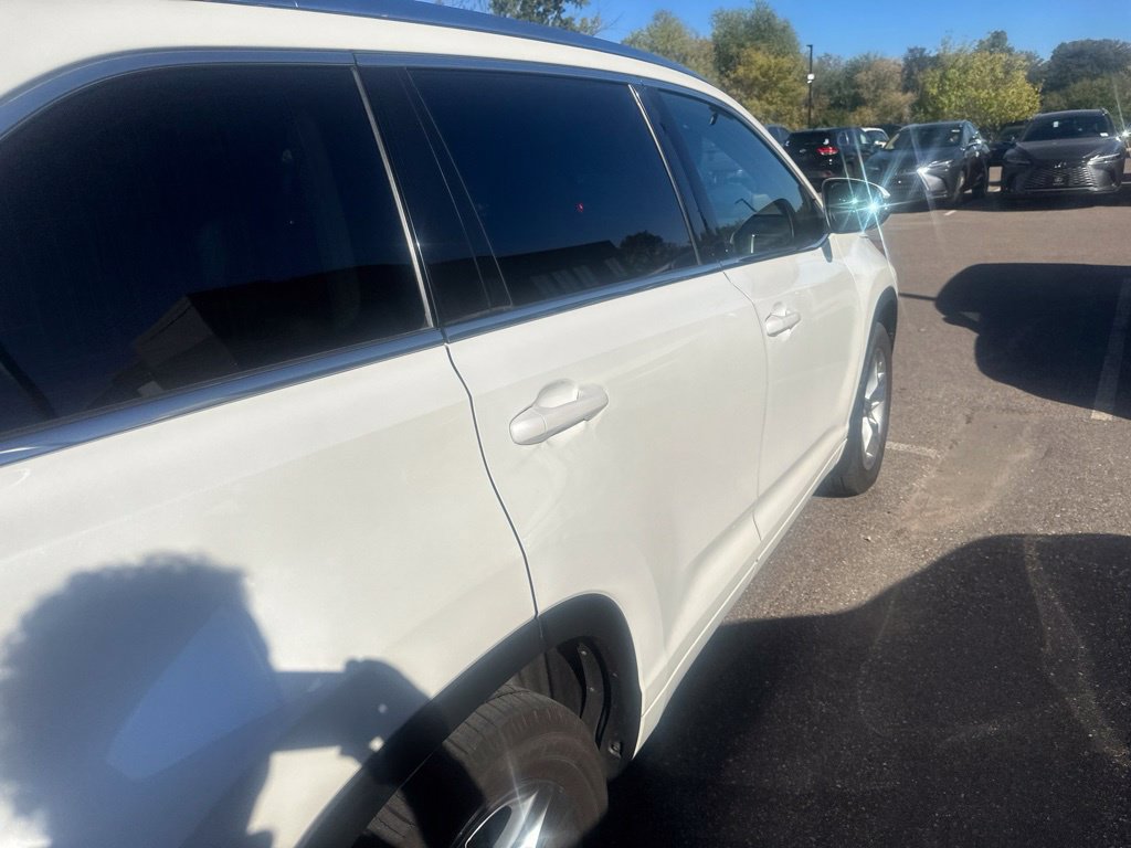 Used 2016 Toyota Highlander Limited w/ Driver Technology Package AWD/4WD image 15
