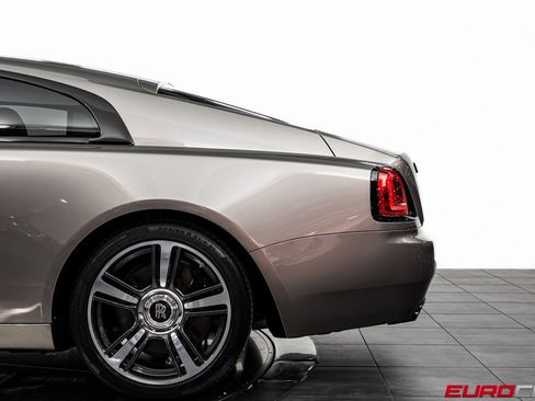 Used 2015 Rolls-Royce Wraith image 15