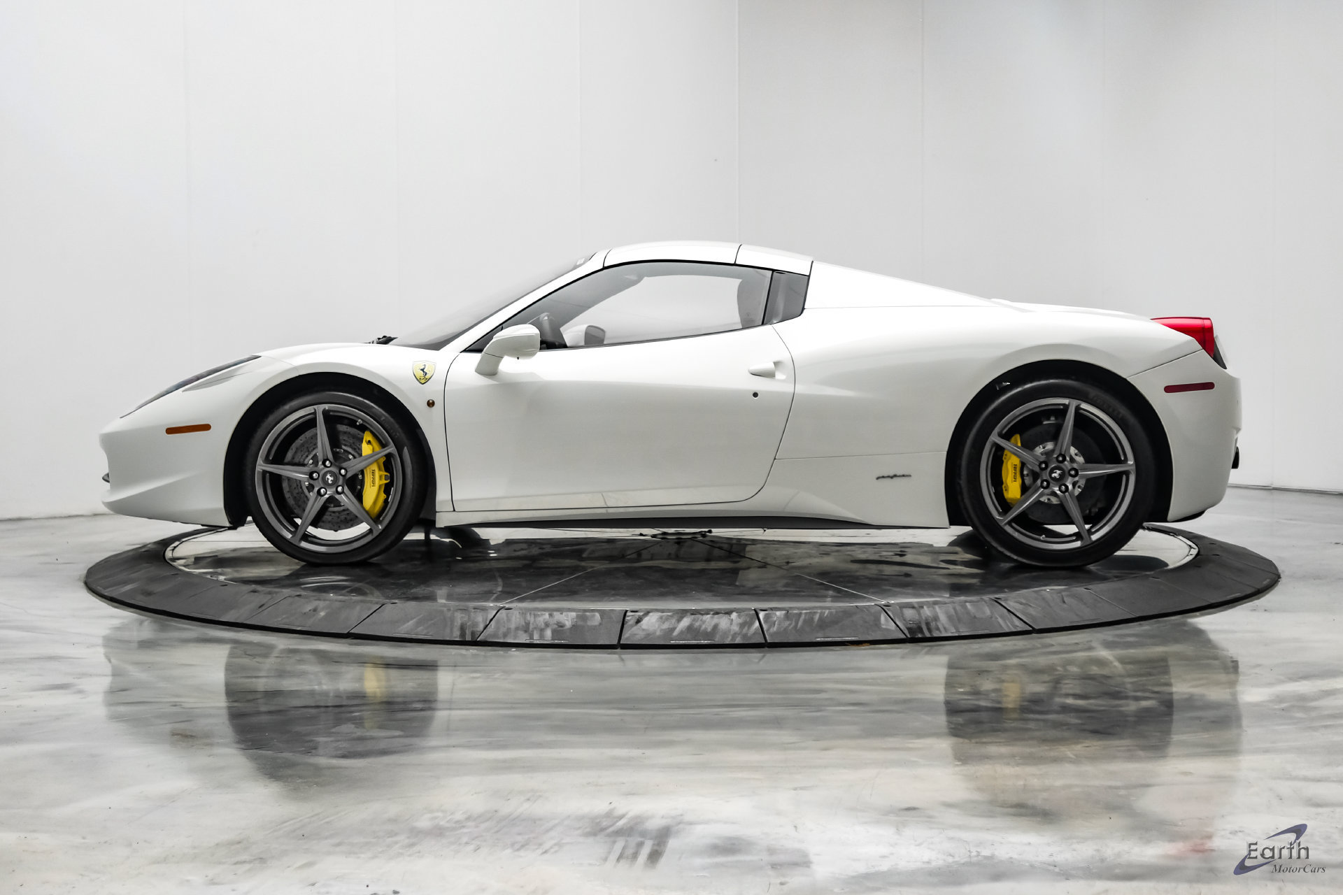 Used 2015 Ferrari 458 Spider RWD image 10