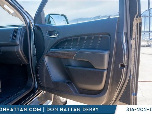 Used 2021 GMC Canyon Denali image 18