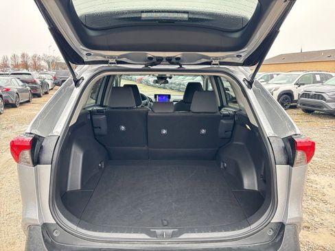 Used 2025 Toyota RAV4 XLE image 31