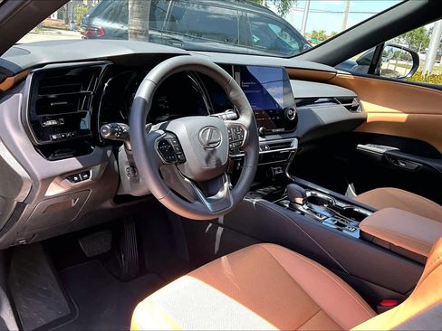 Used 2025 Lexus RX 350 FWD w/ Technology Package image 18