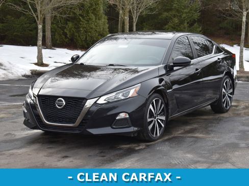 Used 2019 Nissan Altima 2.5 SR w/ SR Premium Package image 3